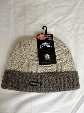 Everest Designs Two-Tone Knit Beanie in Cream & Brown